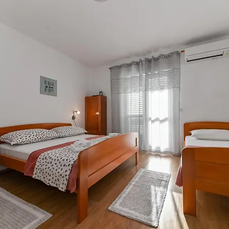 Sobe Juros Baška Voda