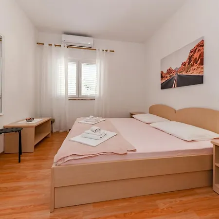 Sobe Juros Baška Voda